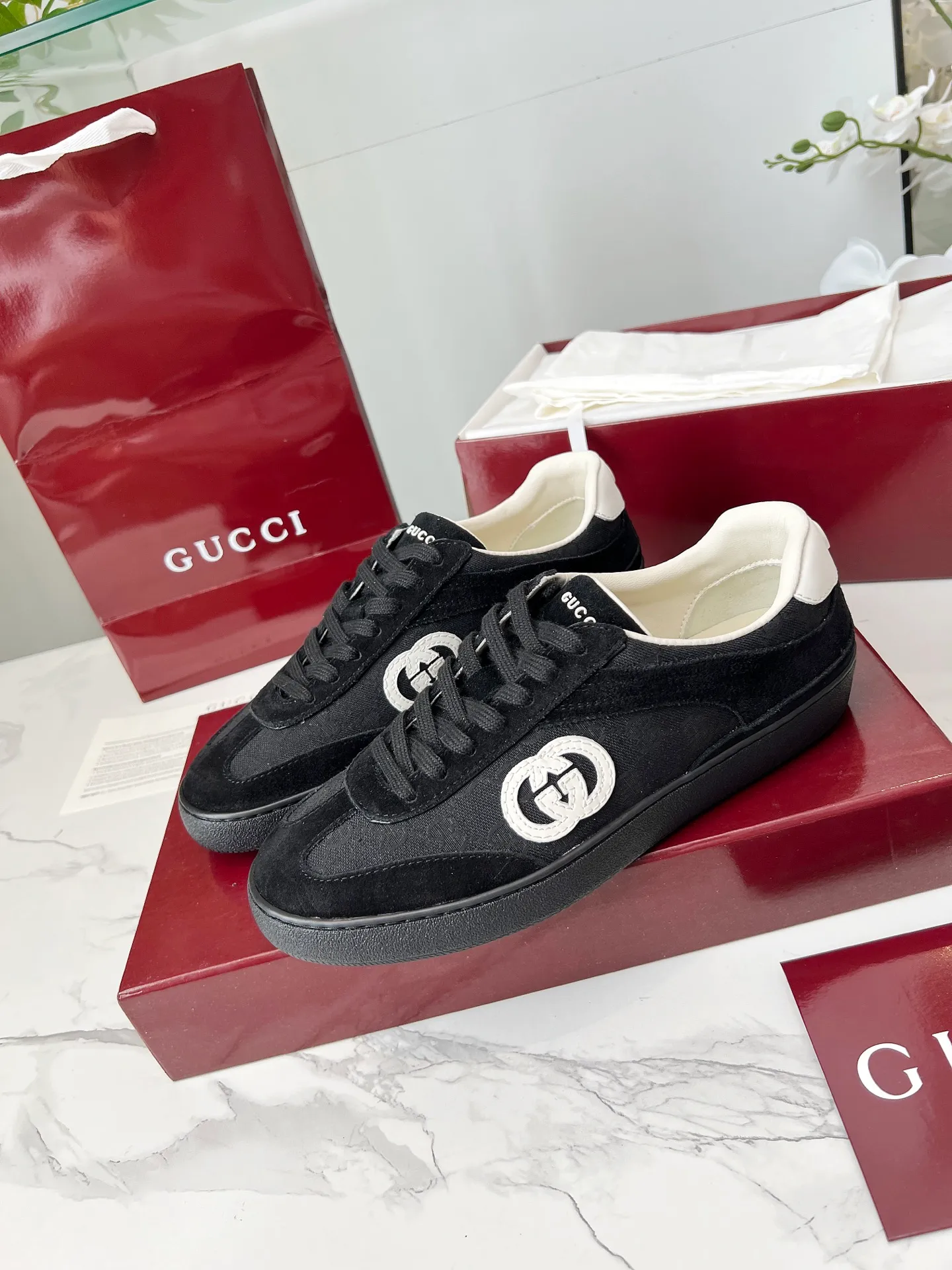 👟👟Ex-factory price 520👟👟 High version GUCCI's latest moral training shoes🔥🔥Double G leather with three-dimensional Gucci letters. The 3D effect creates a free flowing texture of the entire shoe, smooth line design. Light, comfortable and breathable, women's size 35-40, men's size 39-45